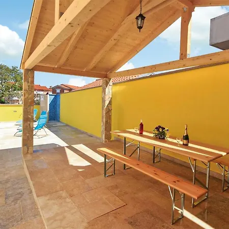 Apartment Beautiful In With Wifi Pula