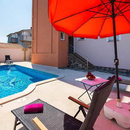 Beautiful In With Wifi Apartament Pula