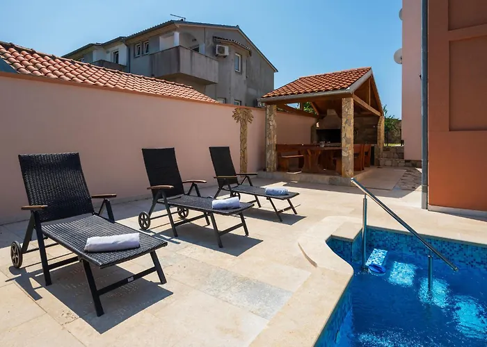 아파트 In With Wifi 풀라